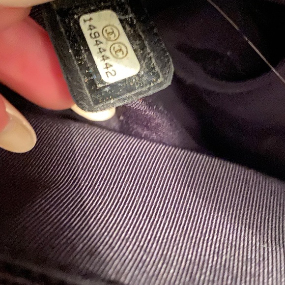 CHANEL Calfskin Serf Executive Shopper Tote Black - Picture 7 of 11